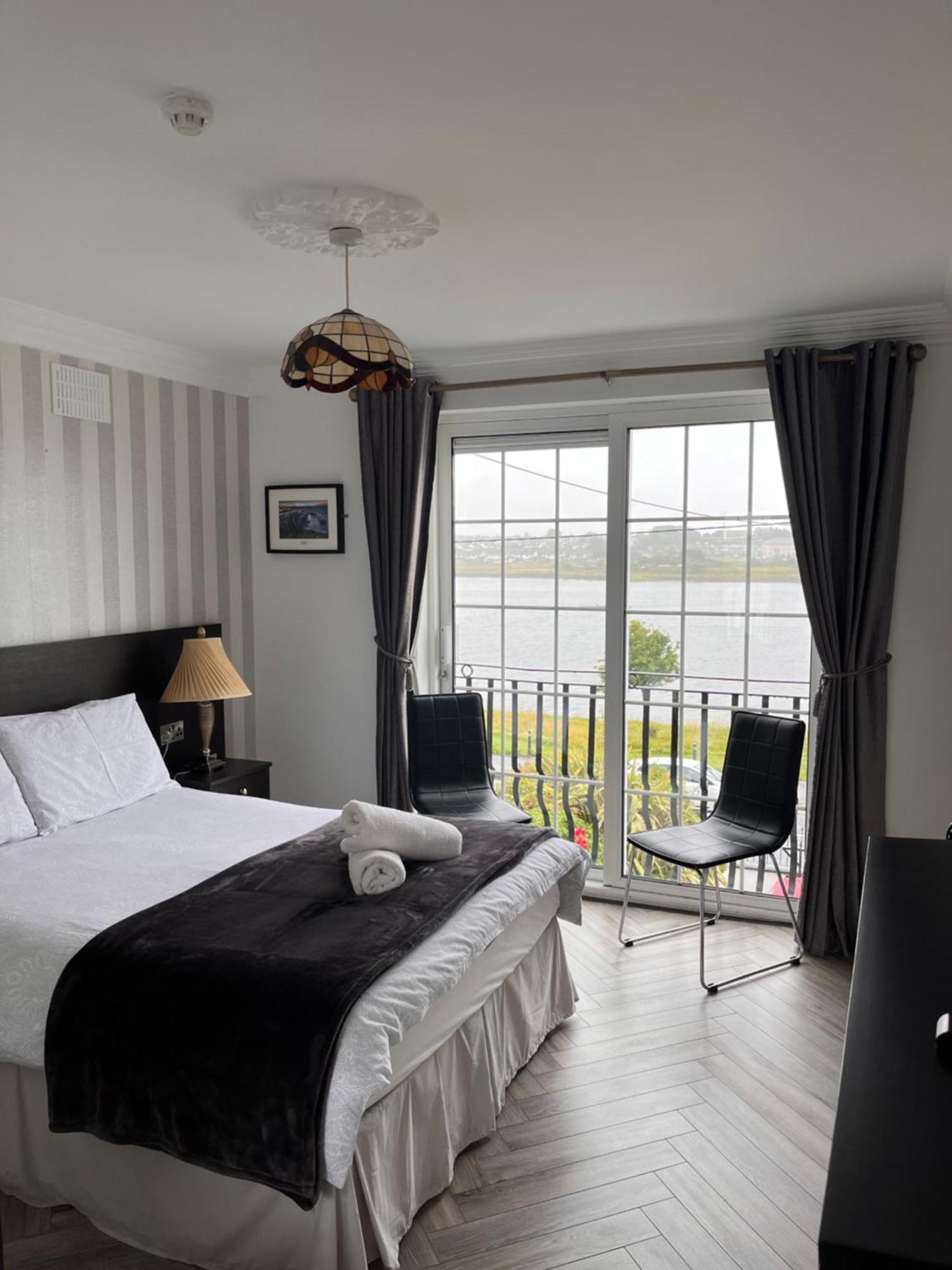 The Light House Hotell Galway Rum bild